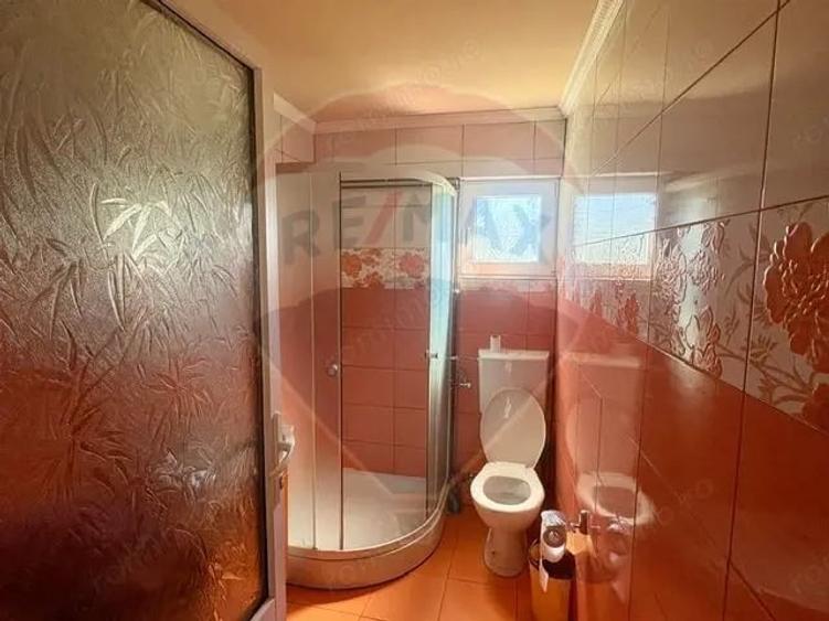 Casă cu Teren 2744 Mp în Mara