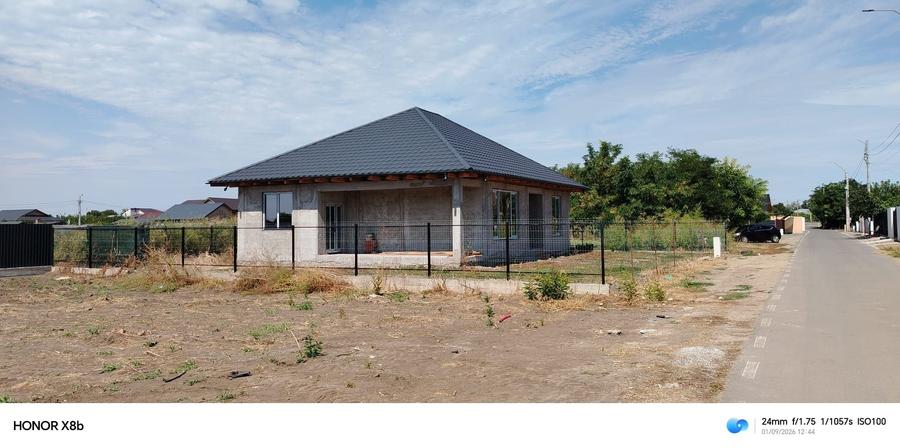 Casă cu 4 camere în Cazasu