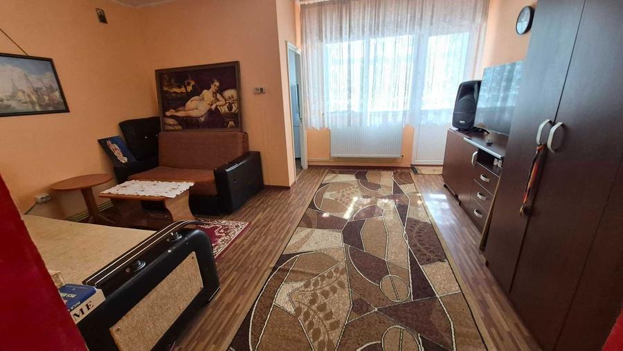 Garsonieră decomandată în Central