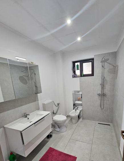 Casă cu 4 camere în Dragomirești-Vale