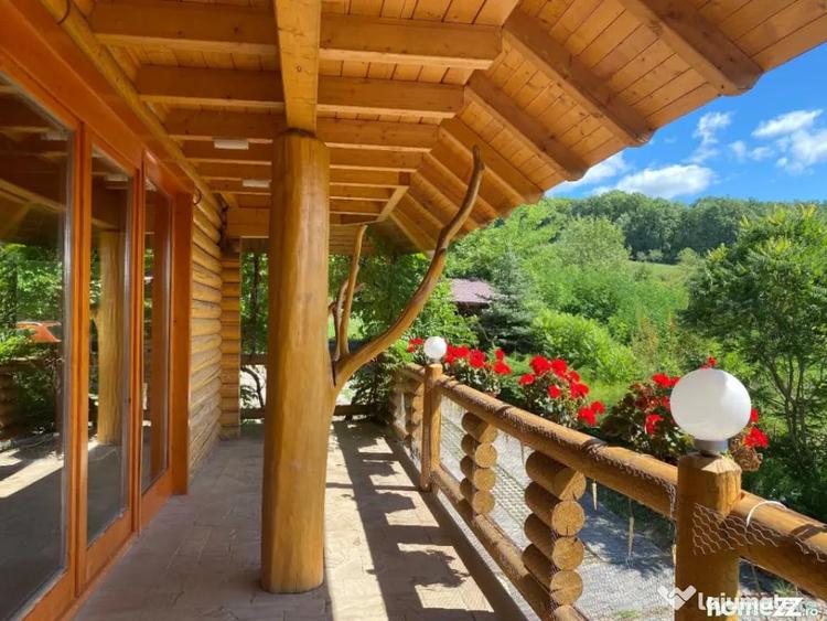 Casă cu 7 camere cu Teren 17000 Mp în Cărbunari