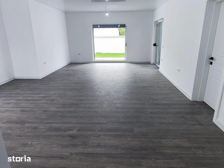 Casă cu 6 camere cu Teren 480 Mp în Mogoșoaia