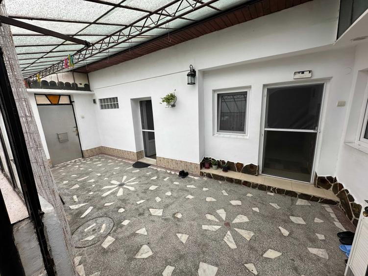 Casă cu 3 camere în Ultracentral
