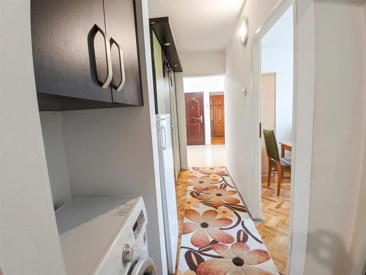 Apartament cu 3 camere decomandat în Decebal