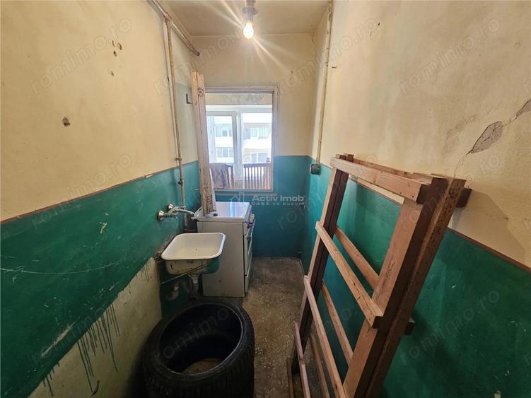 Garsonieră decomandată, mobilată în Micro IV