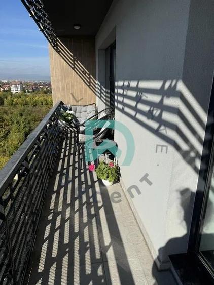 Apartament cu 3 camere decomandat, mobilat în Tractorul