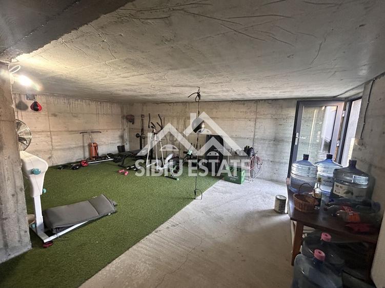Casă individuală cu 3 camere cu Canalizare în Săcădate