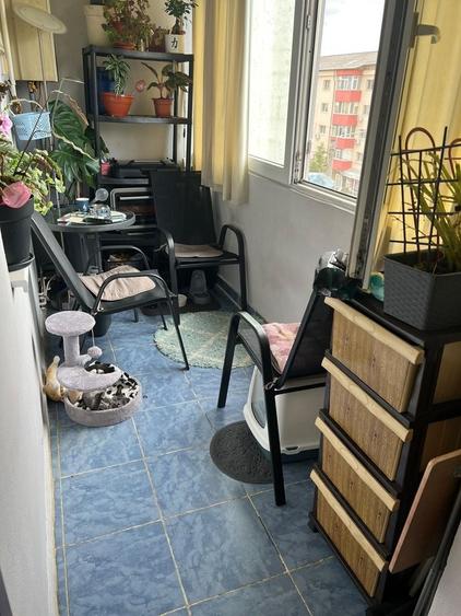 Apartament cu 3 camere decomandat în Exterior Vest