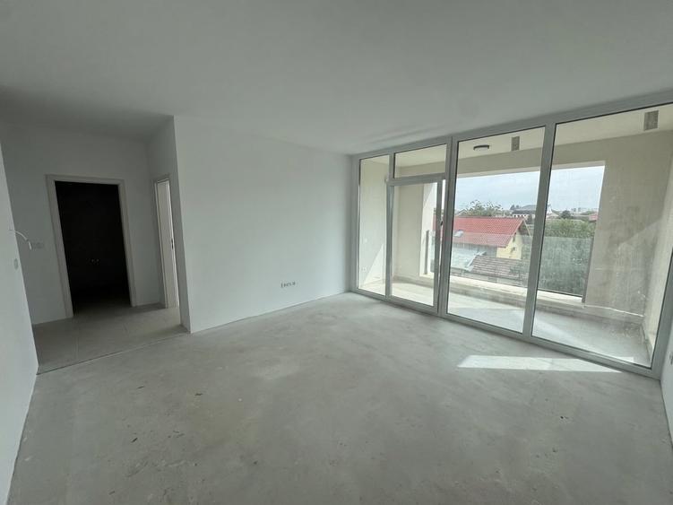 Apartament cu 2 camere decomandat în Lipovei
