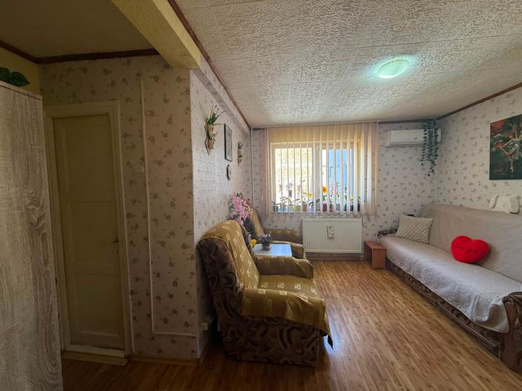 Apartament cu 3 camere decomandat în Gojdu