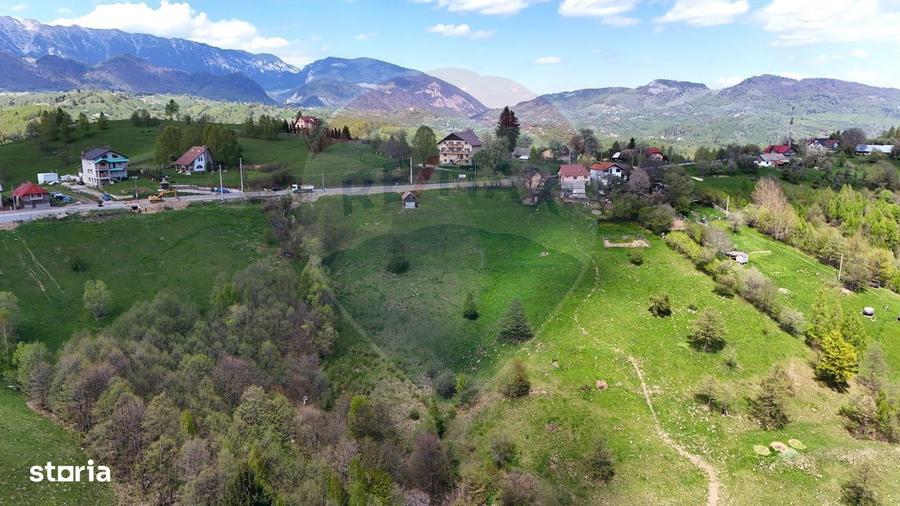Teren de 2847 mp, în Moieciu