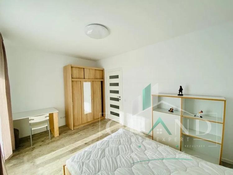 Apartament cu 3 camere semidecomandat, mobilat în Iris