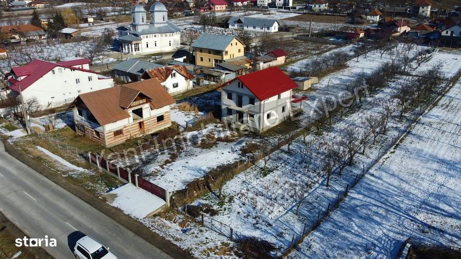 Casă cu 4 camere în Zigoneni
