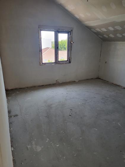 Casă individuală cu 5 camere cu Teren 200 Mp în Lumina