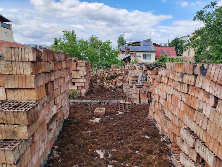 Casă cu 4 camere cu Teren 302 Mp în Gheorgheni