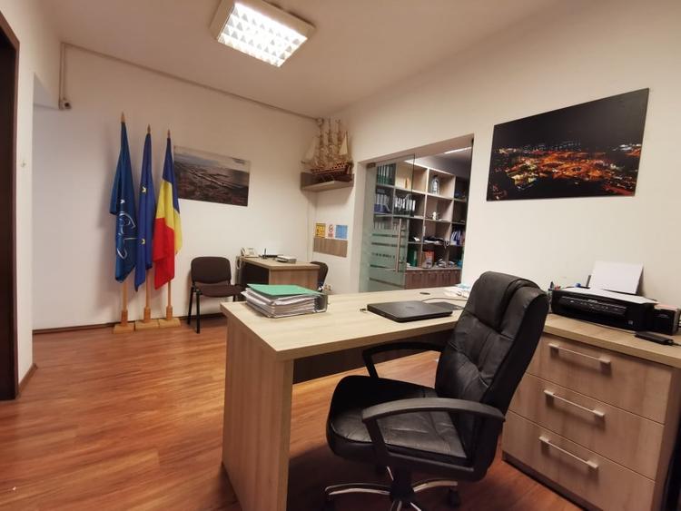 Spațiu comercial, de 478 mp, în Capitol