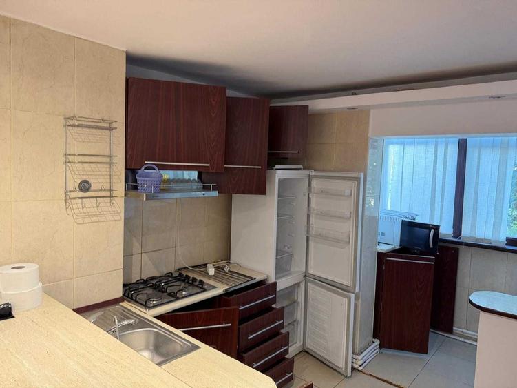 Apartament cu 2 camere semidecomandat în Albești
