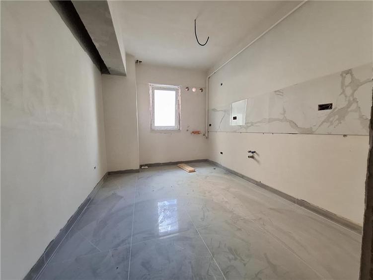 Apartament cu 3 camere decomandat în Galata