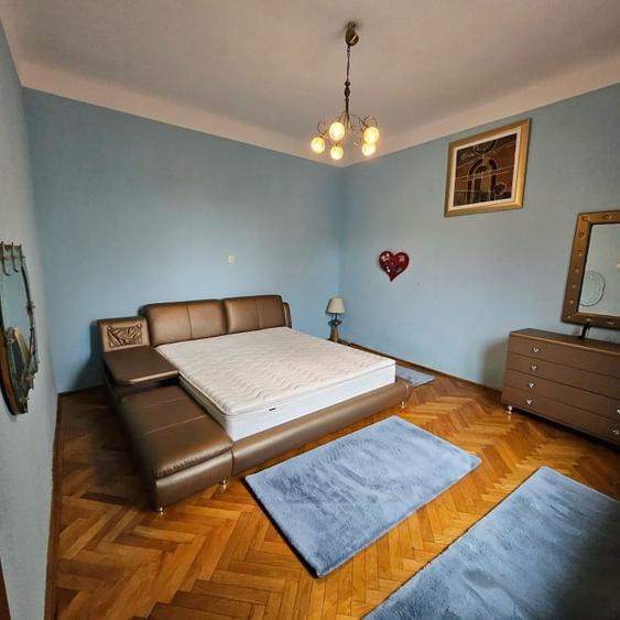 Casă individuală cu 5 camere cu Canalizare în Ultracentral
