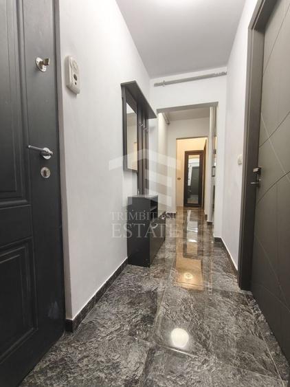 Apartament cu 3 camere decomandat, mobilat în Central