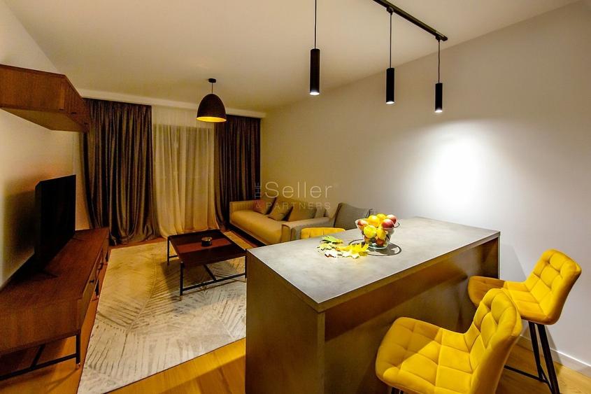 Apartament cu 3 camere semidecomandat, mobilat în Brașovul Vechi