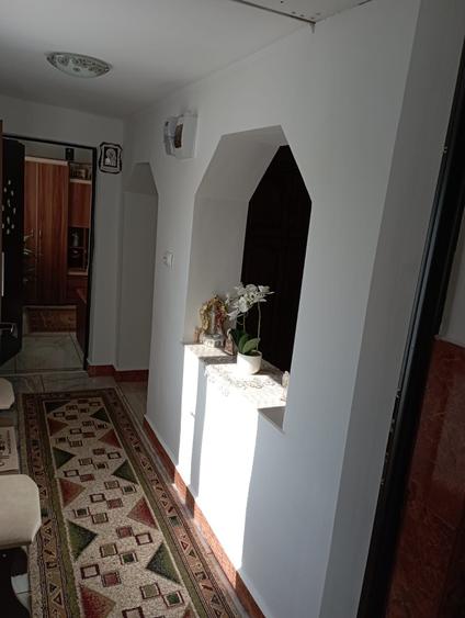 Casă cu 2 camere semidecomandat în Bacea