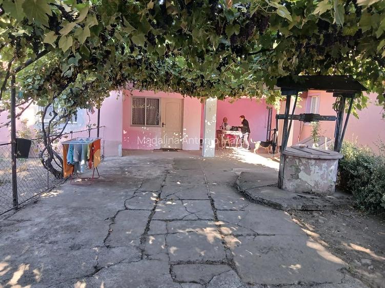 Vand casa cu gradina 1500m an sibiselu vechi hd.
