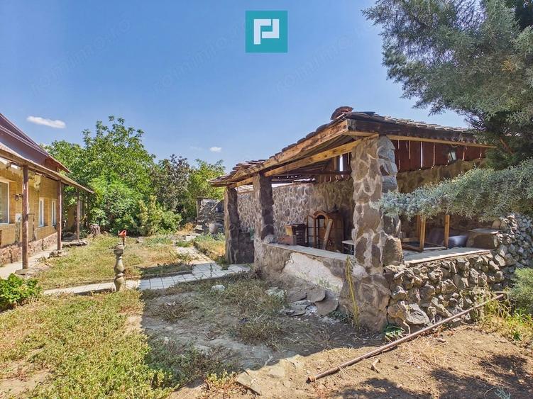 Casă cu 5 camere cu Teren 2134 Mp în Nord