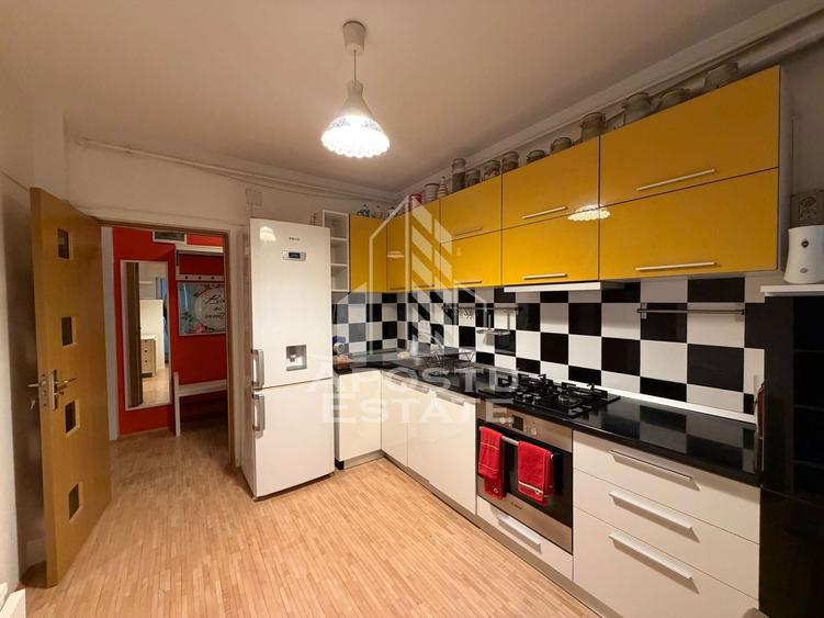 Apartament cu 3 camere decomandat în Aradului