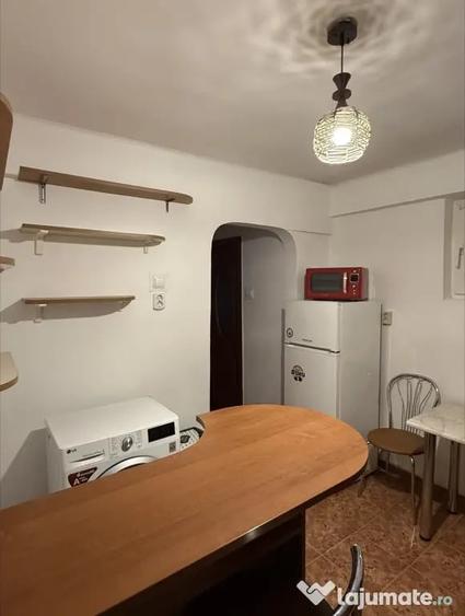Inchiriez apartament 2 camere - 4