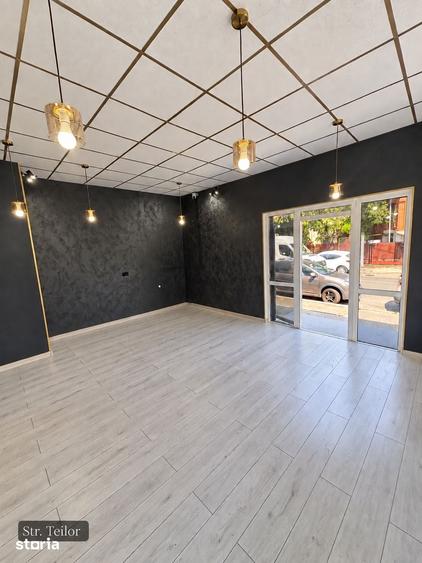 Spațiu comercial, de 90 mp, în Central