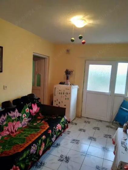Casă cu 3 camere cu Teren 100 Mp în Măceșu de Jos