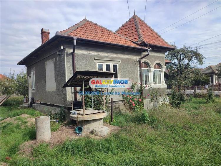 Casă cu 2 camere cu Teren 1208 Mp în Tătărani