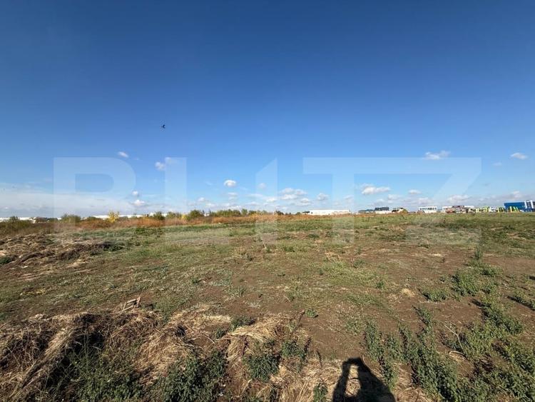 Teren Construcții intravilan de 30000 mp, în Aeroport