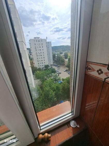 Apartament cu 2 camere decomandat, mobilat în Mircea cel Bătrân