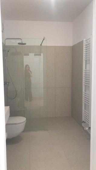 Apartament cu 3 camere semidecomandat în Odăile