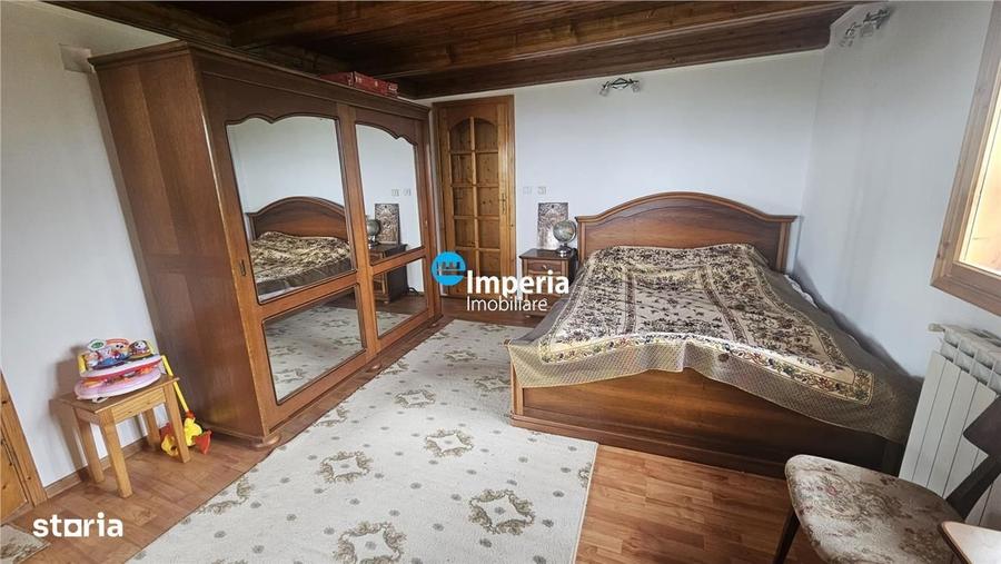 Casă cu 3 camere în Sticlăria