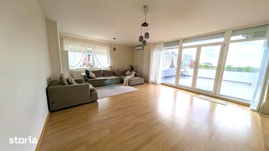 Apartament cu 3 camere decomandat în Est