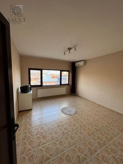 Casă individuală cu 7 camere cu Canalizare în Cozieni