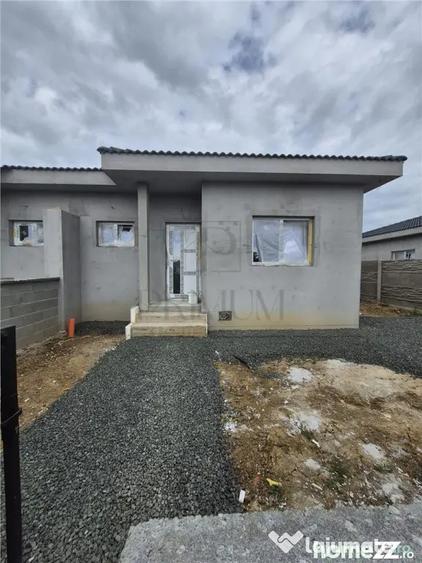 Casă cu 3 camere cu Teren 330 Mp în Moșnița Nouă