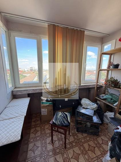 Apartament cu 3 camere decomandat, mobilat în Girocului