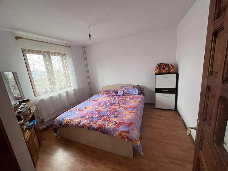 Casă cu 6 camere cu Teren 2000 Mp în Central