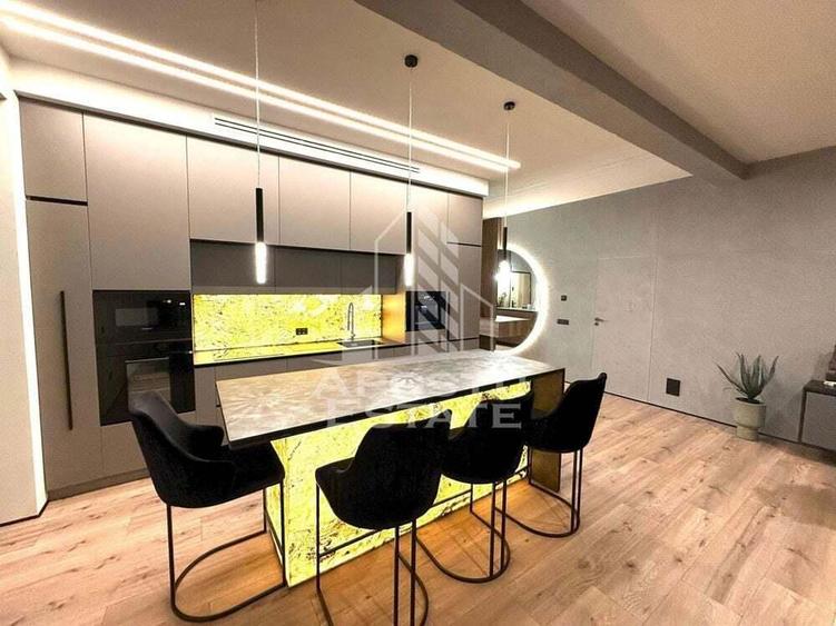 Apartament cu 4 camere semidecomandat, mobilat în Dumbrăvița
