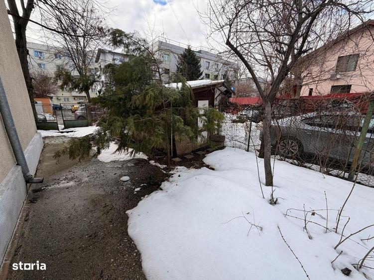 Casă cu 7 camere decomandat cu Teren 391 Mp în Băneasa