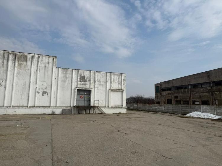 Spațiu industrial, de 100 mp, în Glina
