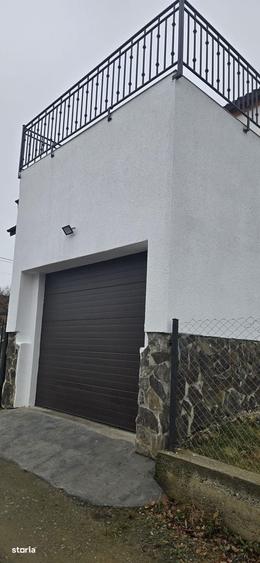 Casă cu 4 camere cu Teren 856 Mp în Sadu