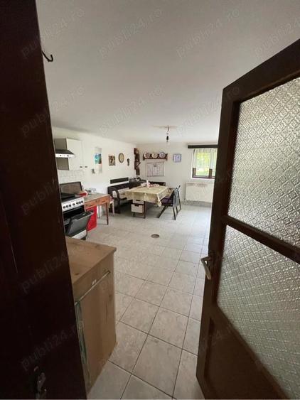 Casă cu 4 camere în Central