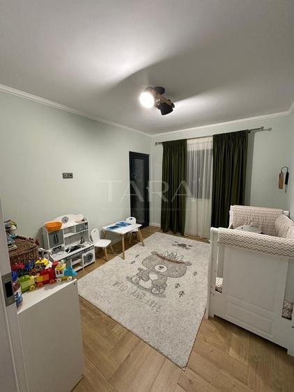 Apartament cu 4 camere decomandat, mobilat în Mărăști