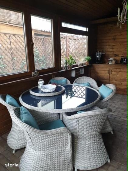 Casă cu 5 camere cu Teren 250 Mp în 1 Decembrie
