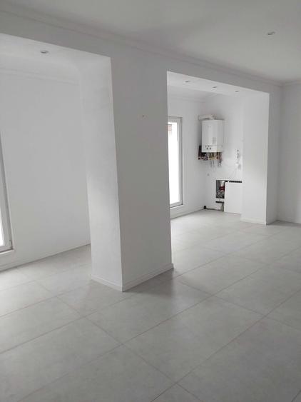 Spațiu comercial, de 50 mp, în Ultracentral